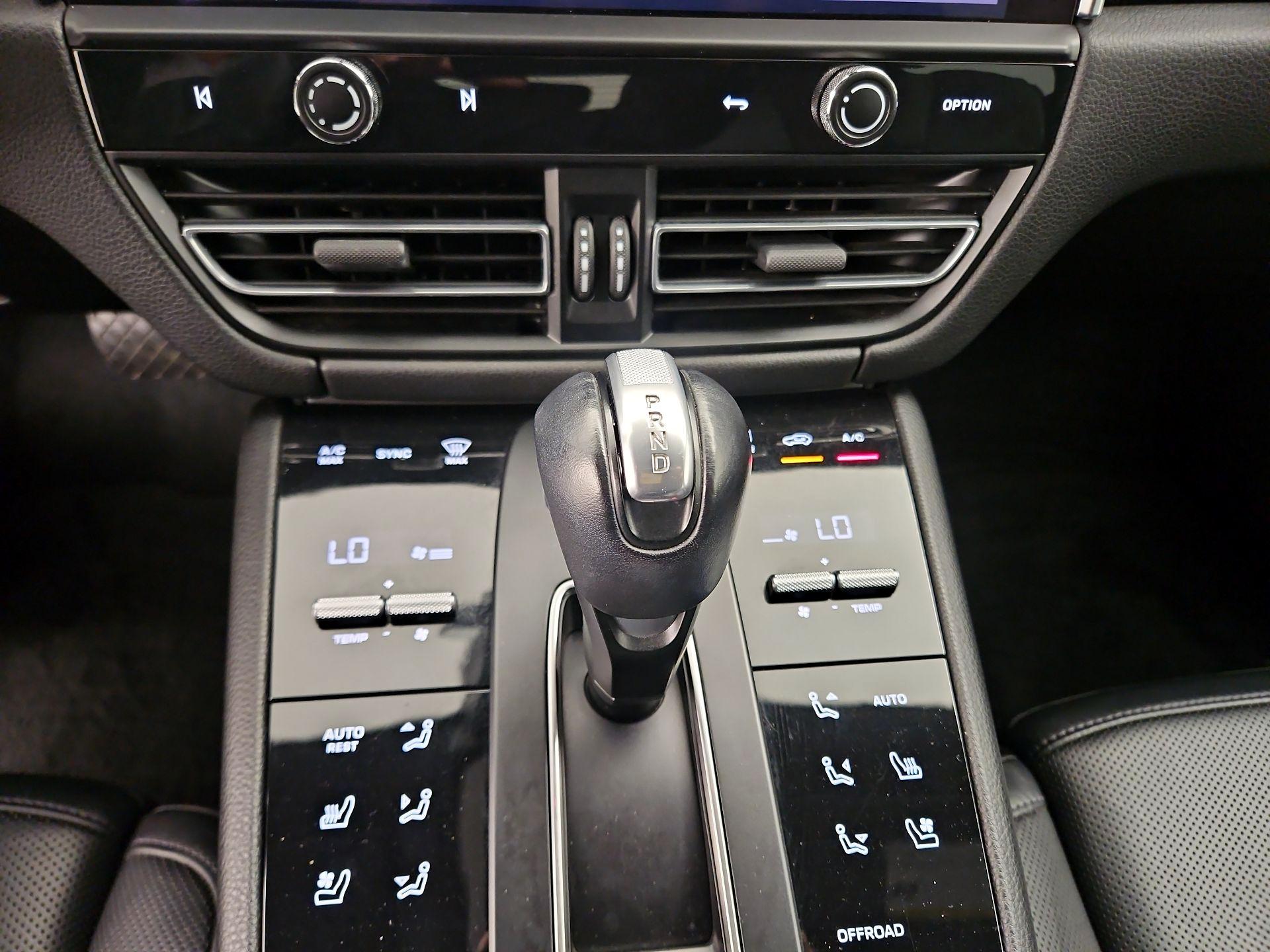 Thumbnail: 2024 Porsche Macan - 15