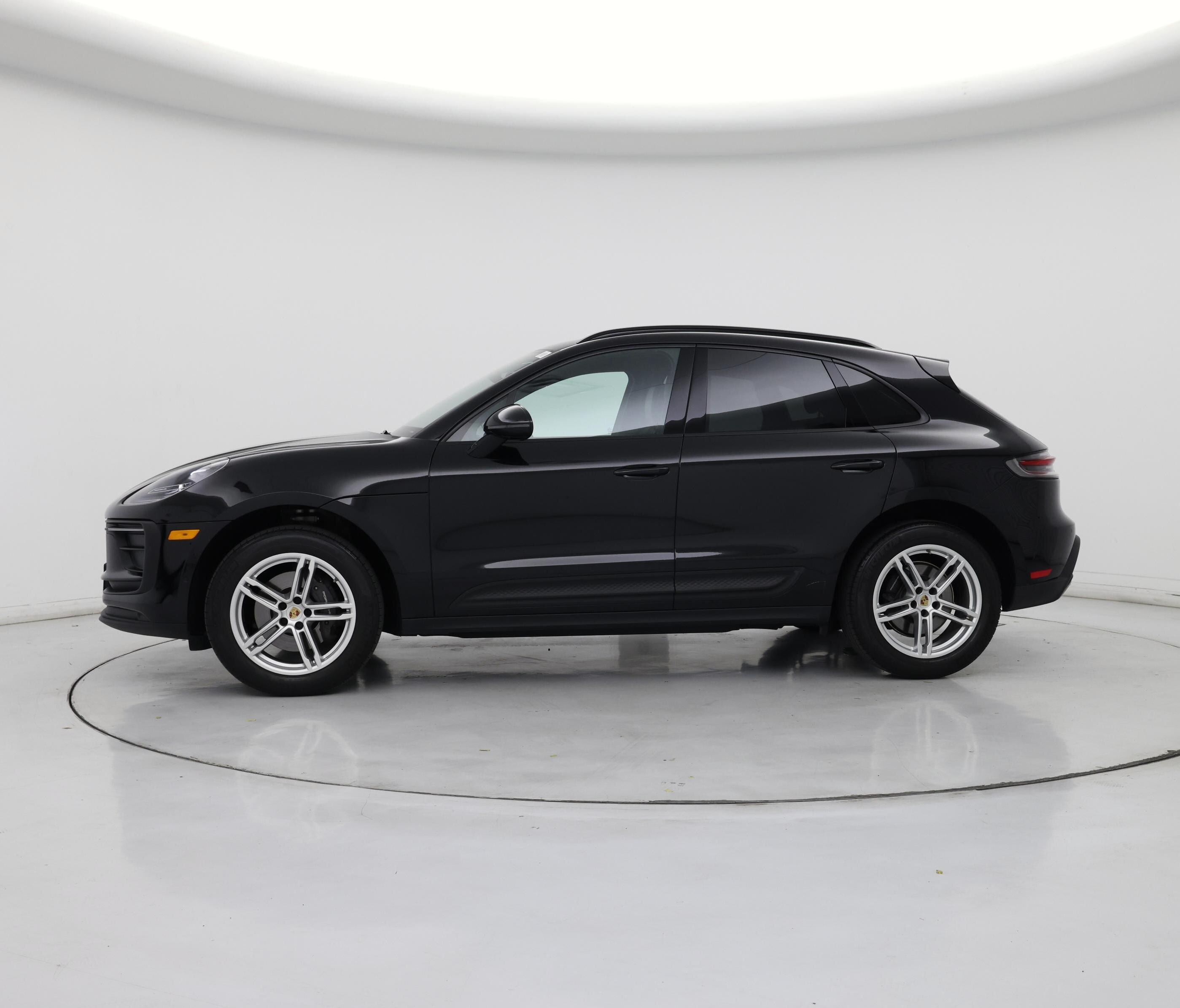 Thumbnail: 2024 Porsche Macan - 3
