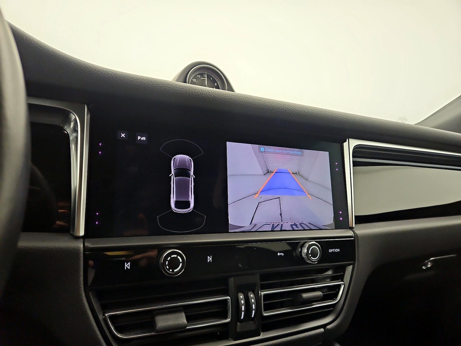 2024 Porsche Macan Base - Photo 16