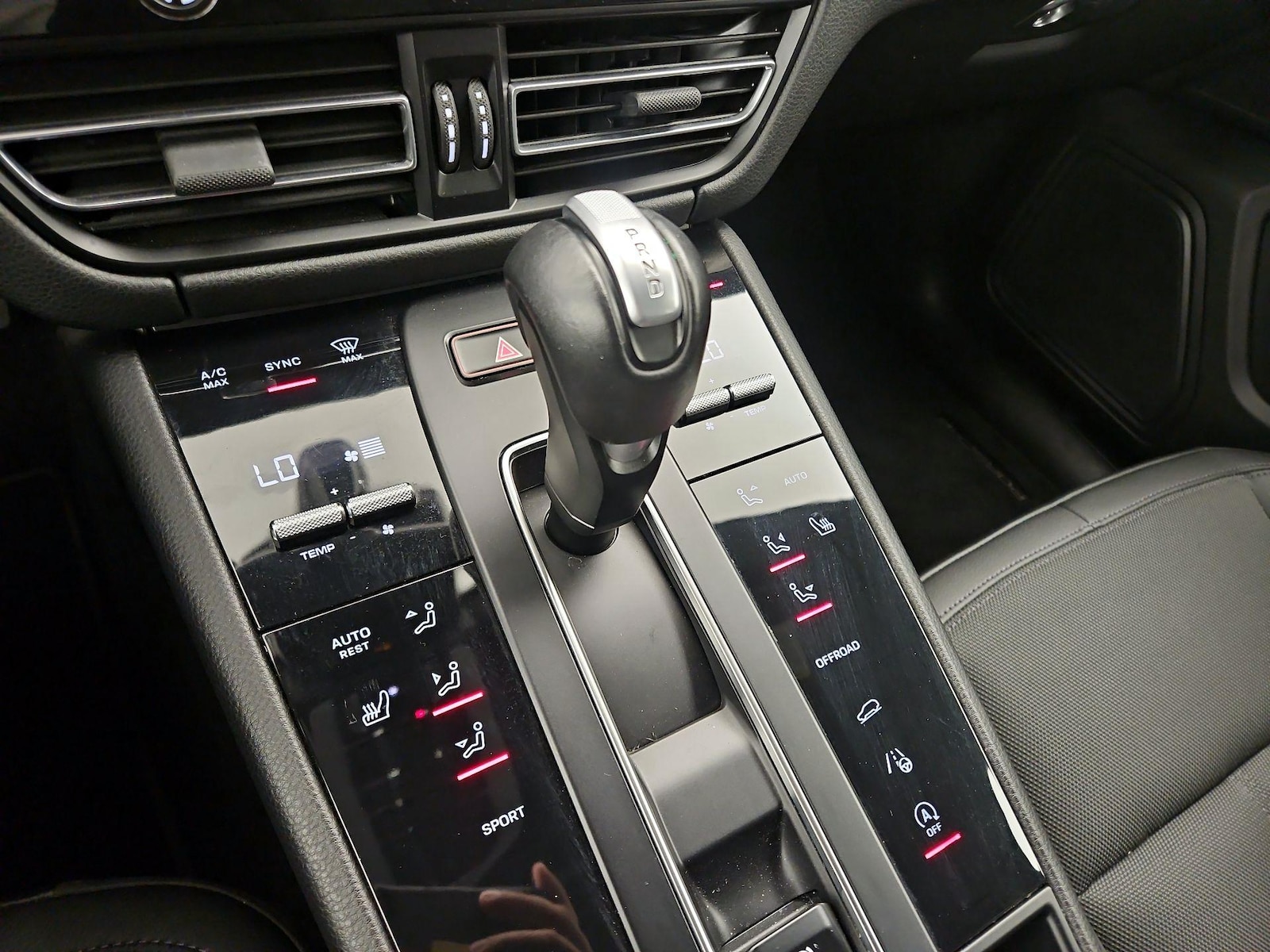 2024 Porsche Macan Base - Photo 19