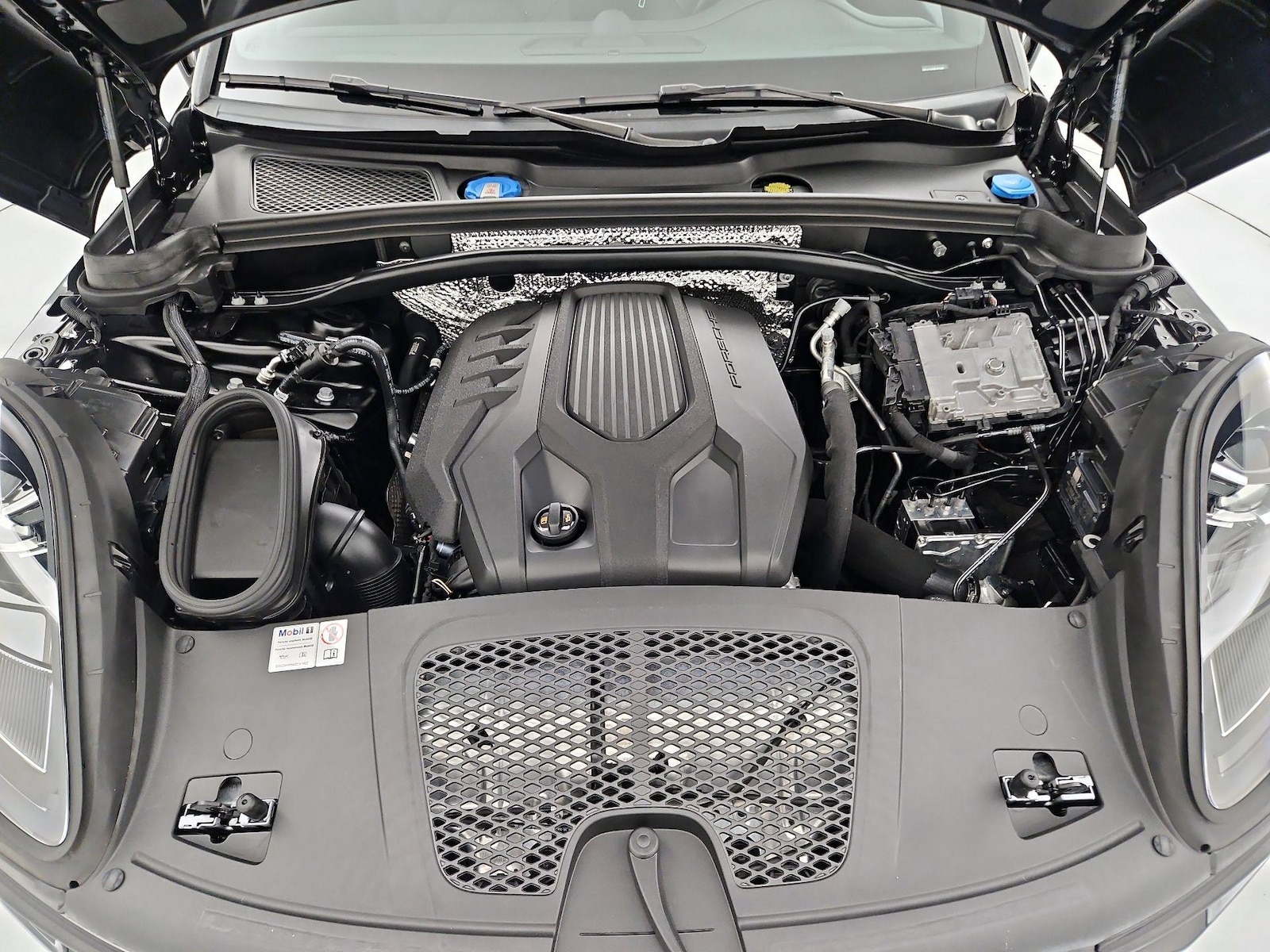 2024 Porsche Macan Base - Photo 23