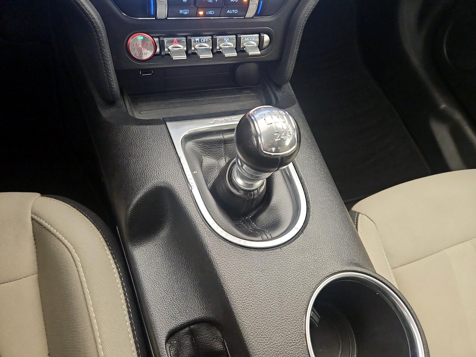 2020 Ford Mustang EcoBoost - Photo 18