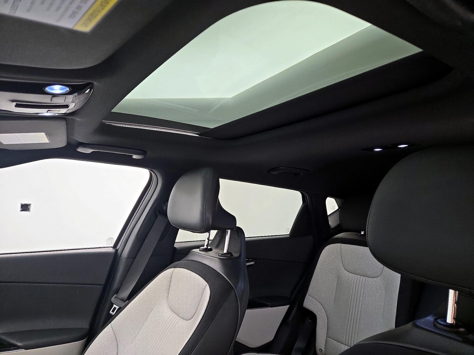 Sunroof(s) & Overhead Airbags