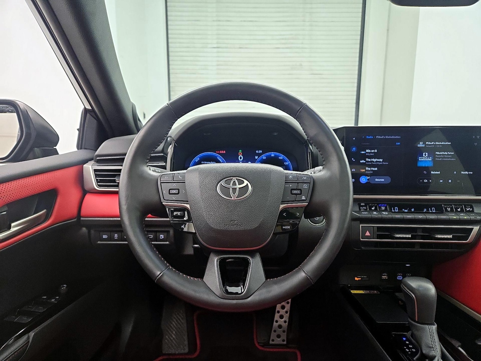 2025 Toyota Camry LE - Photo 11