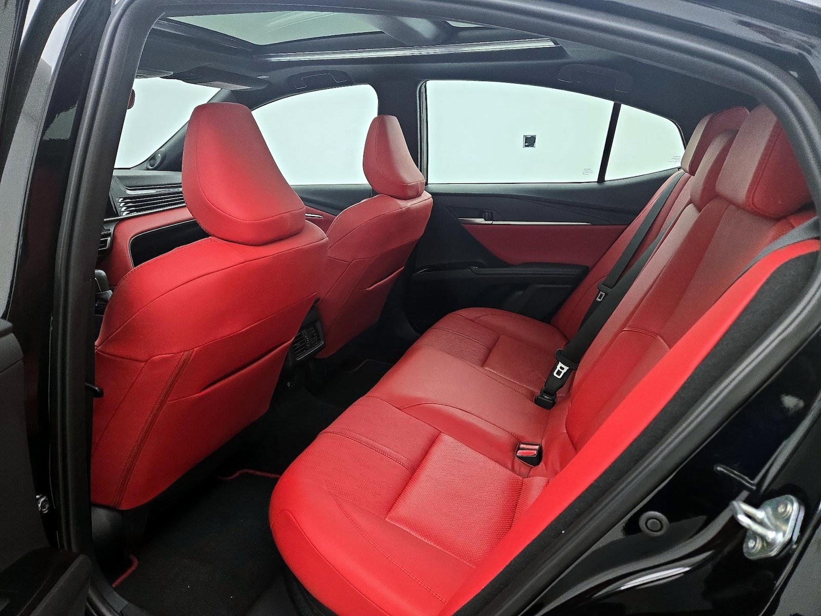 2025 Toyota Camry LE - Photo 21