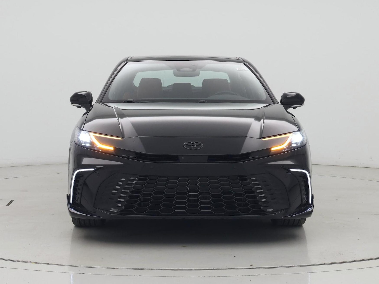 2025 Toyota Camry LE - Photo 6
