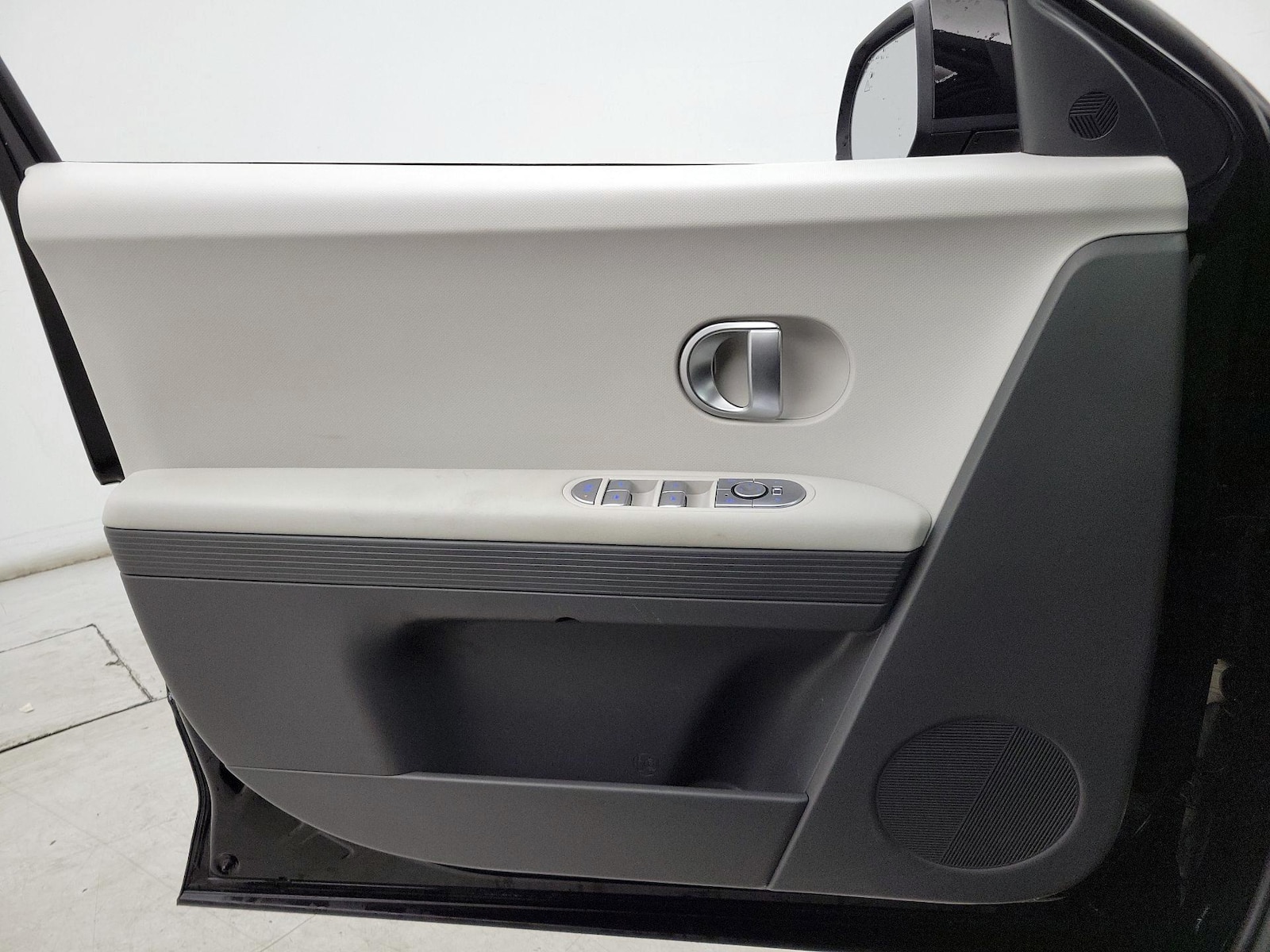 2024 Hyundai IONIQ 5 SE - Photo 13