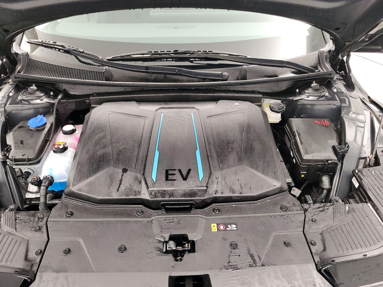 2024 Hyundai IONIQ 5 SE - Photo 23