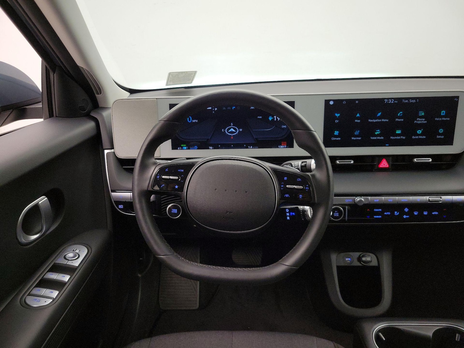 2024 Hyundai IONIQ 5 SEL - Photo 11