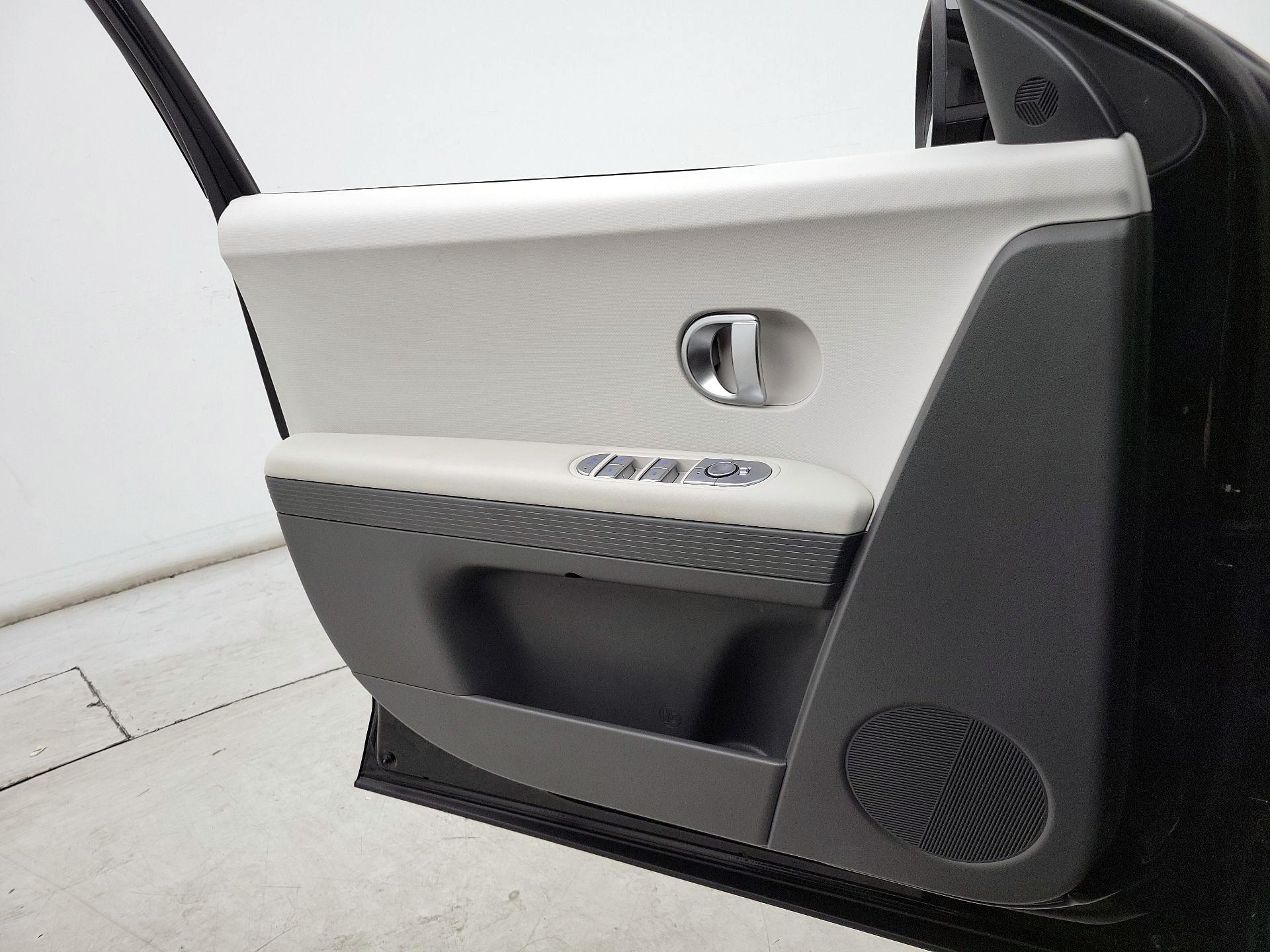Thumbnail: 2024 Hyundai Ioniq 5 - 12