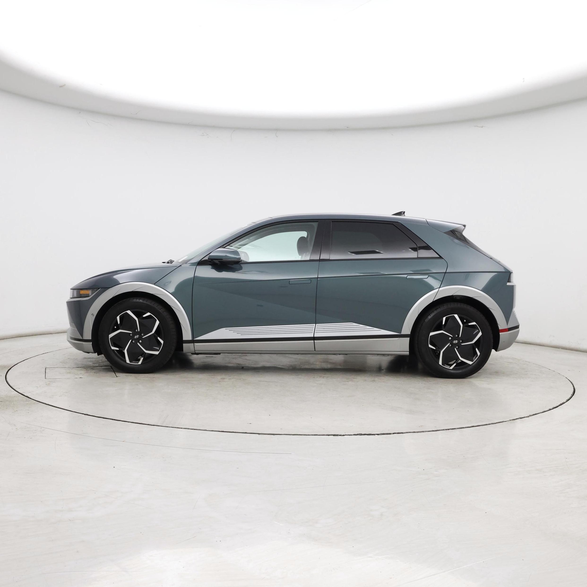 Thumbnail: 2024 Hyundai Ioniq 5 - 3
