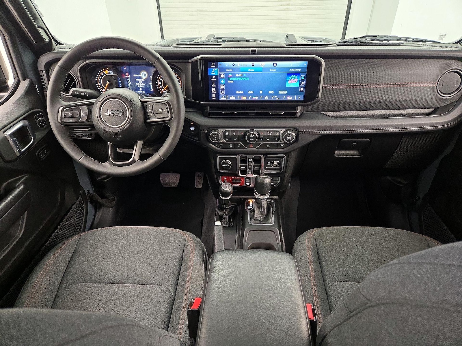 Apple CarPlay® & Android Auto™