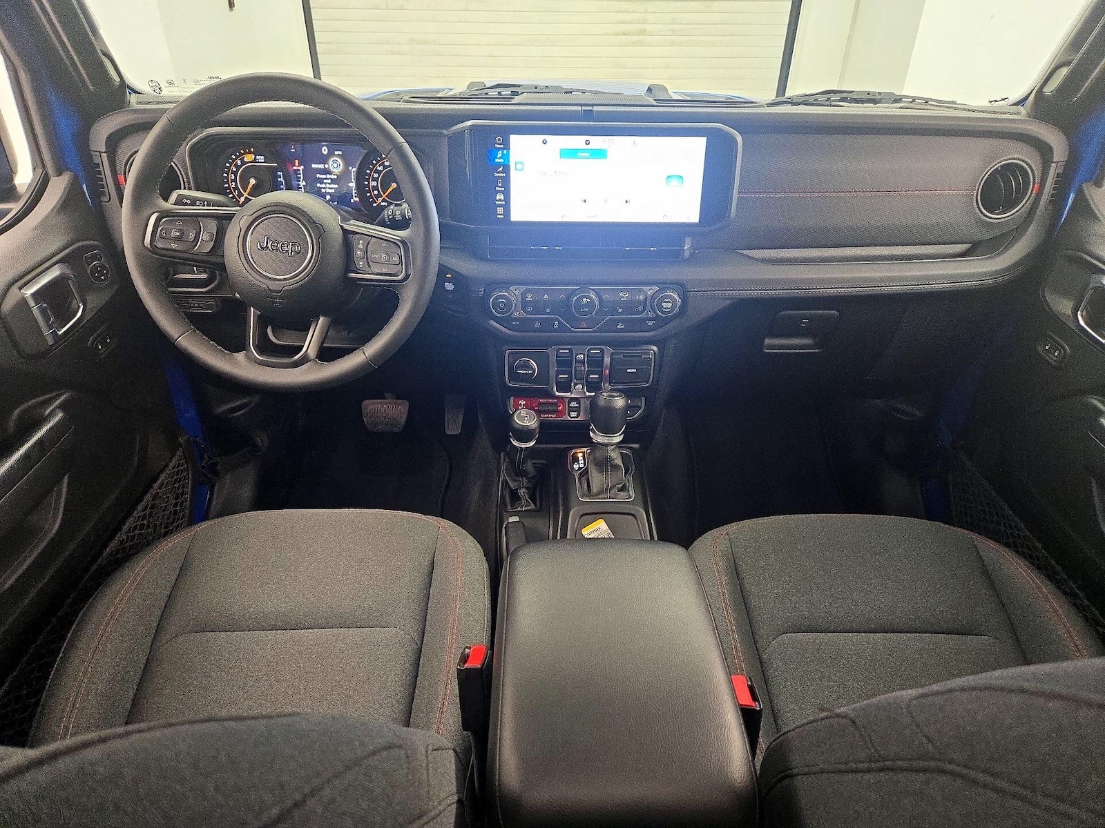 Apple CarPlay® & Android Auto™