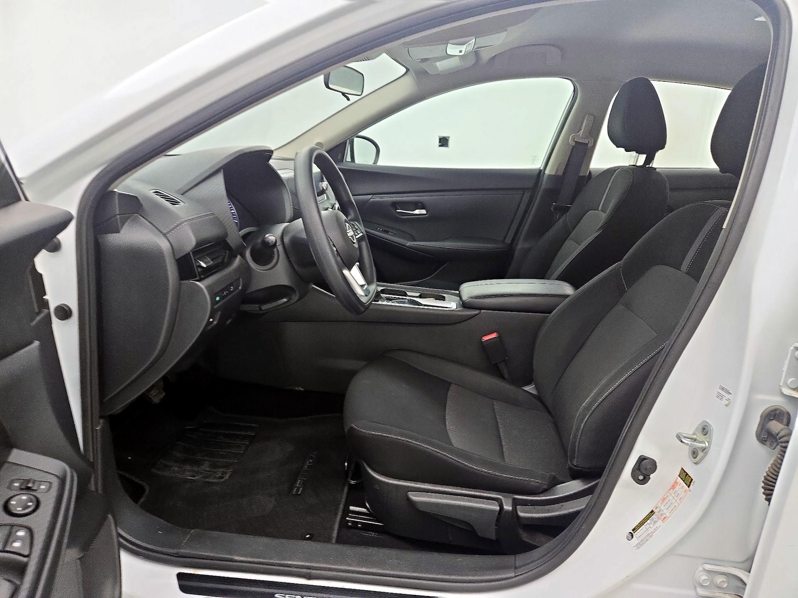 2025 Nissan Sentra SV - Photo 12