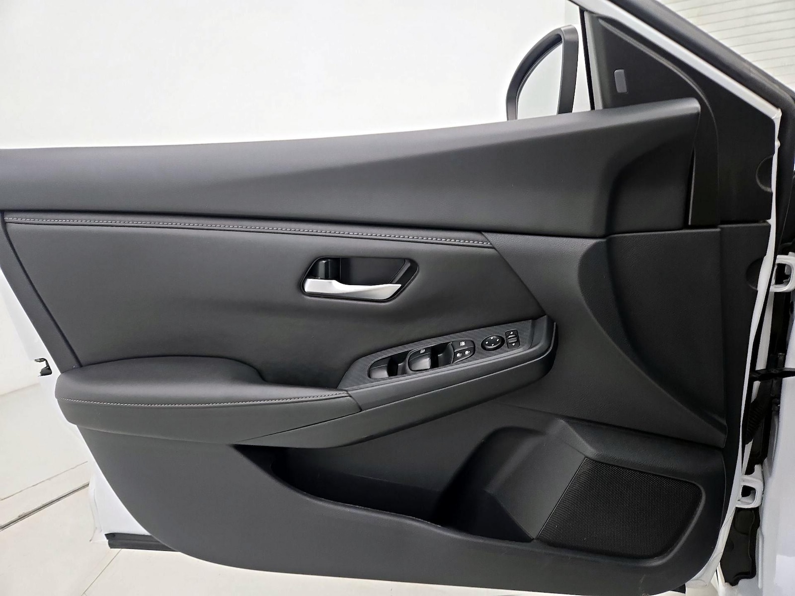 2025 Nissan Sentra SV - Photo 13