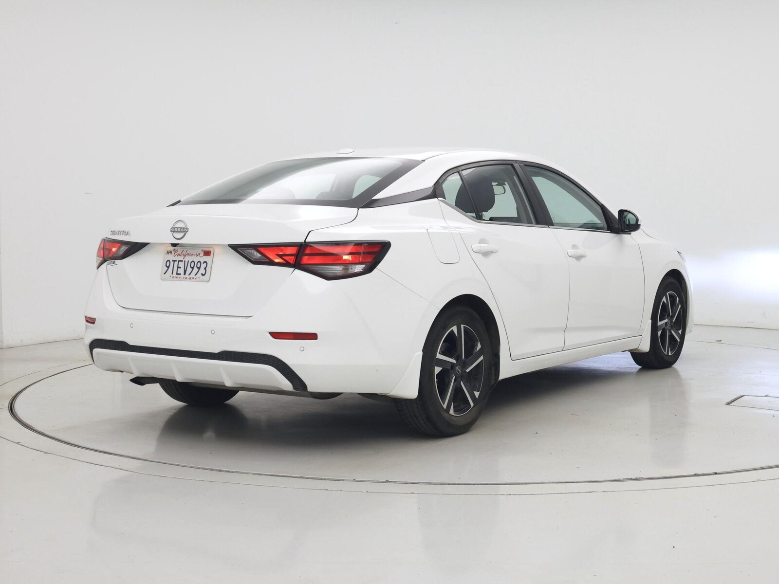 2025 Nissan Sentra SV - Photo 9