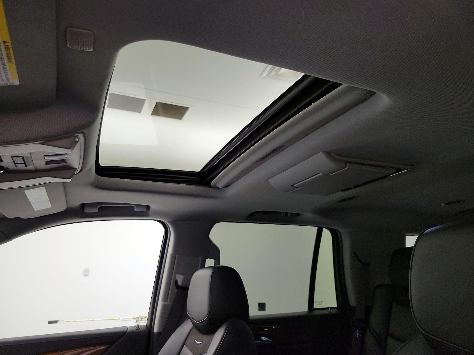 Sunroof(s) & Overhead Airbags