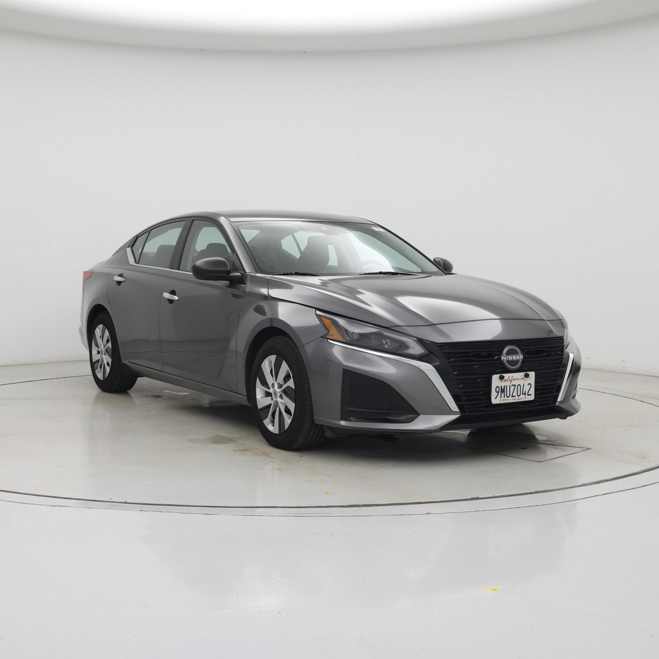 Gray 2024 Nissan Altima Sedan Front-Wheel Drive Automatic