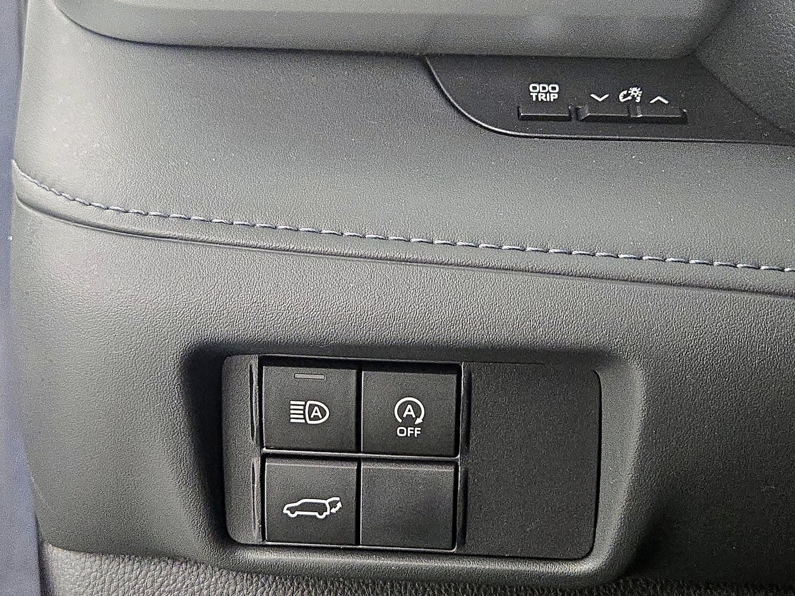 2023 Toyota Highlander L - Photo 14