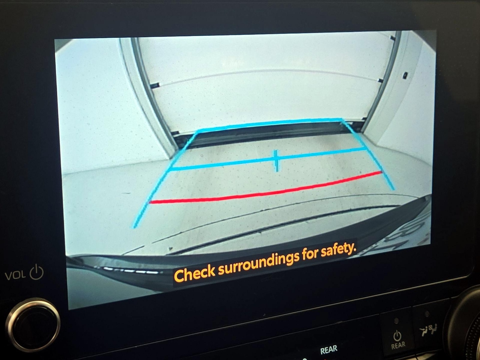 2023 Toyota Highlander L - Photo 15