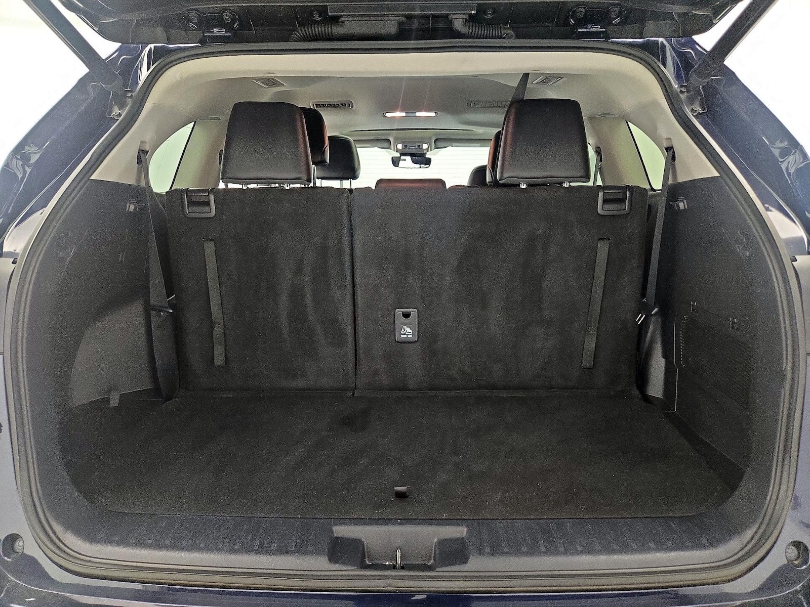 2023 Toyota Highlander L - Photo 23