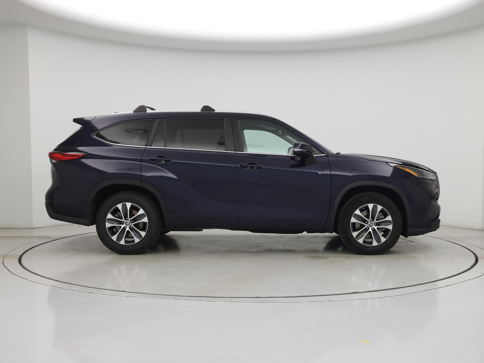 2023 Toyota Highlander L - Photo 8