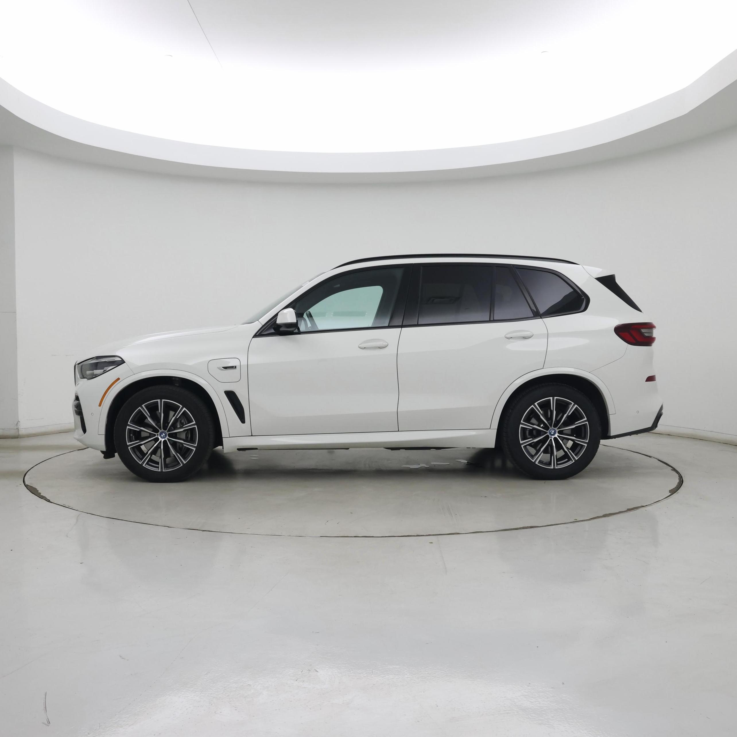 Thumbnail: 2023 BMW X5 - 3