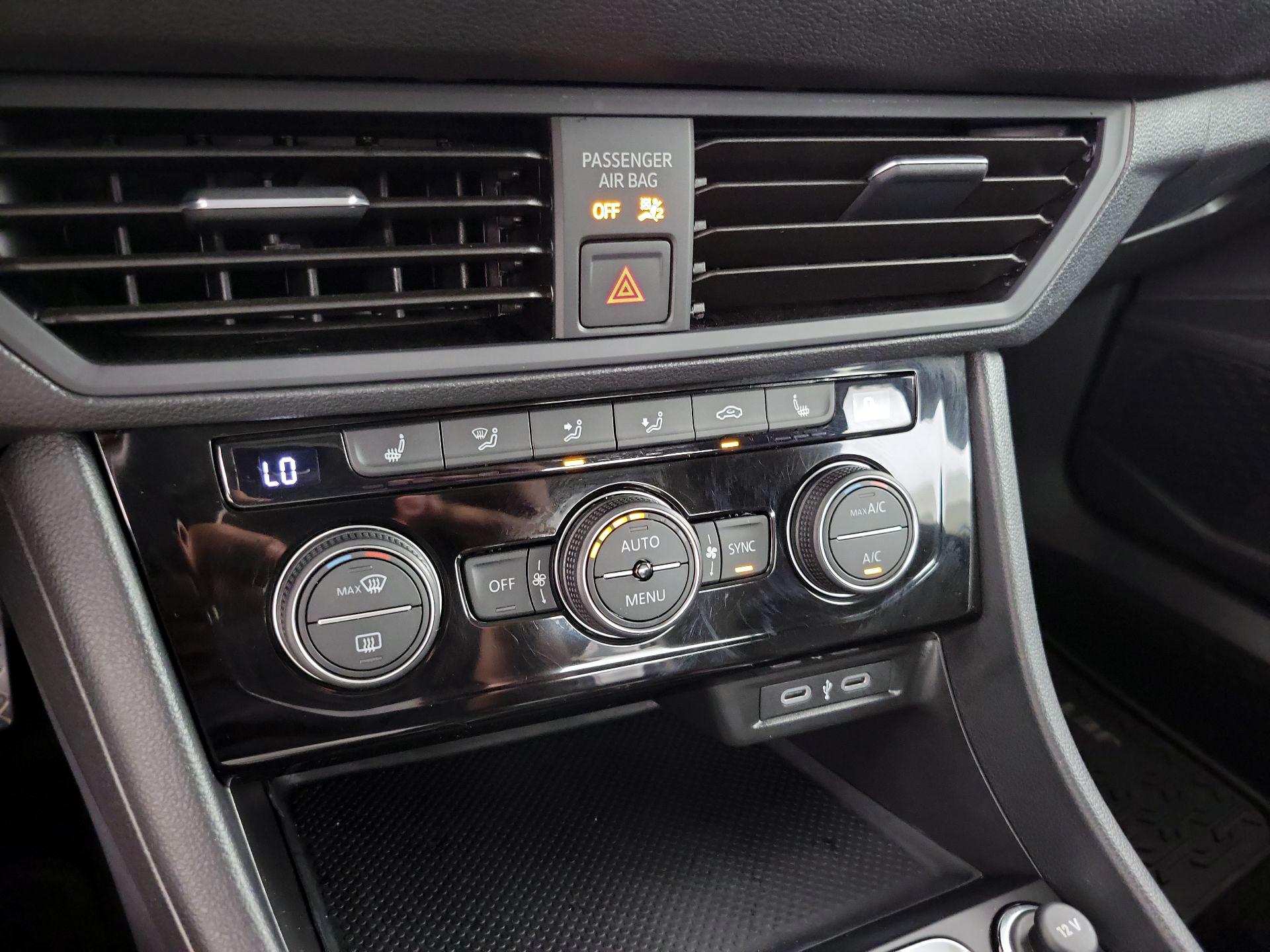 Thumbnail: 2024 Volkswagen Jetta - 16