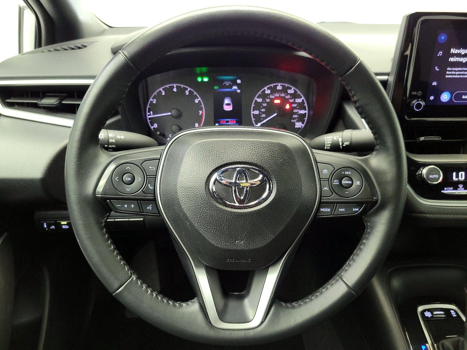 2025 Toyota Corolla SE - Photo 11