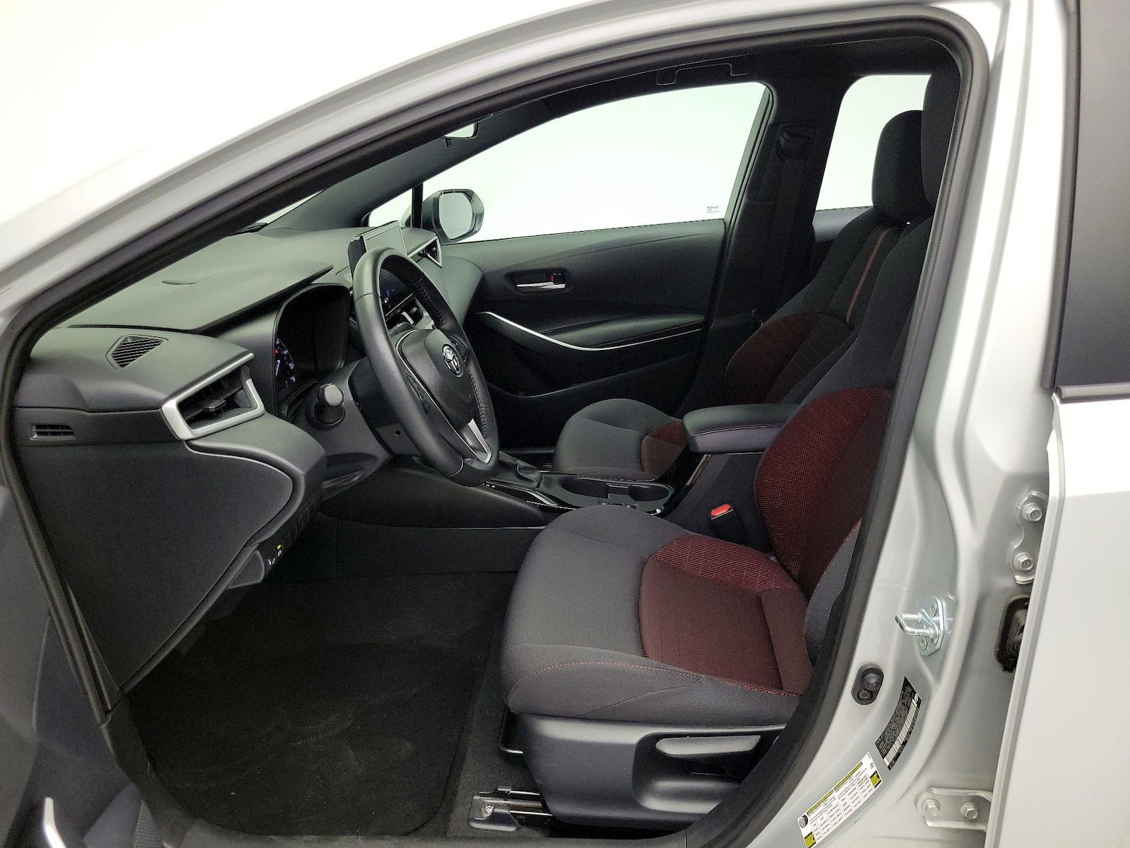2025 Toyota Corolla SE - Photo 12