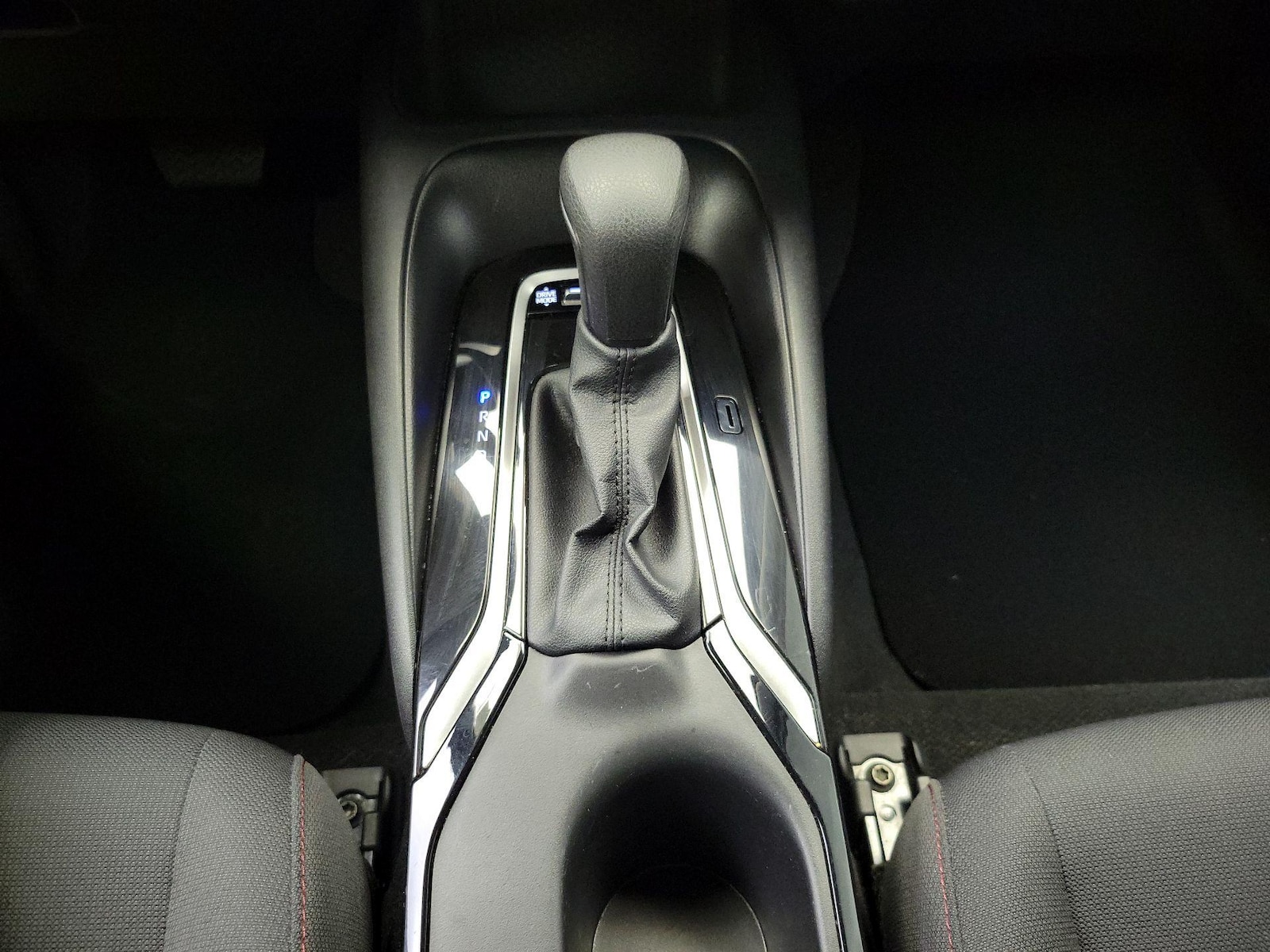 2025 Toyota Corolla SE - Photo 18