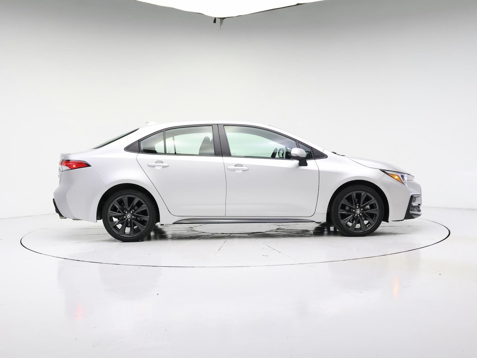 2025 Toyota Corolla SE - Photo 8
