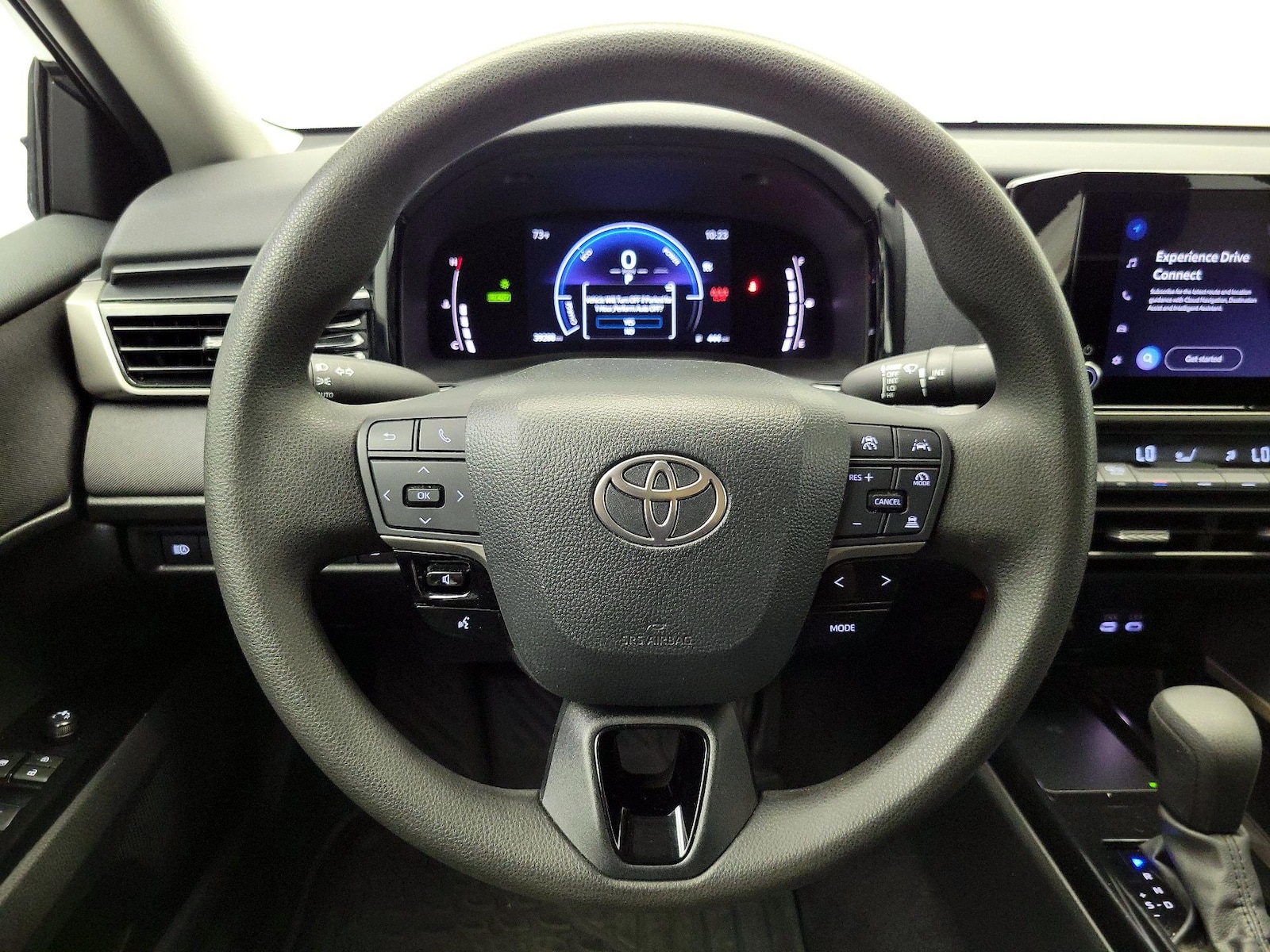 2025 Toyota Camry LE - Photo 11
