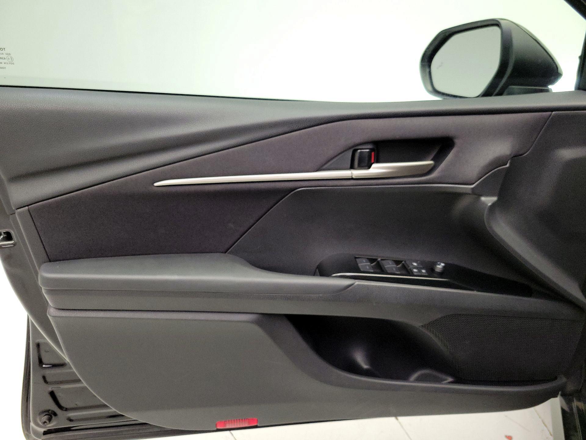 Thumbnail: 2025 Toyota Camry - 12