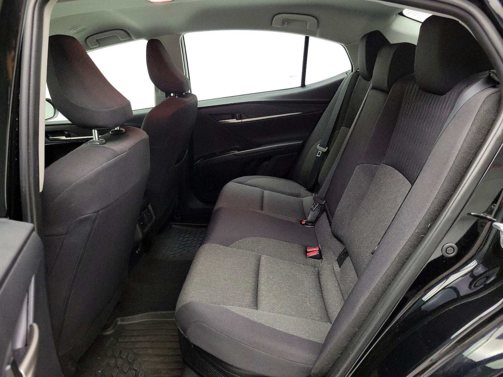 2025 Toyota Camry LE - Photo 20