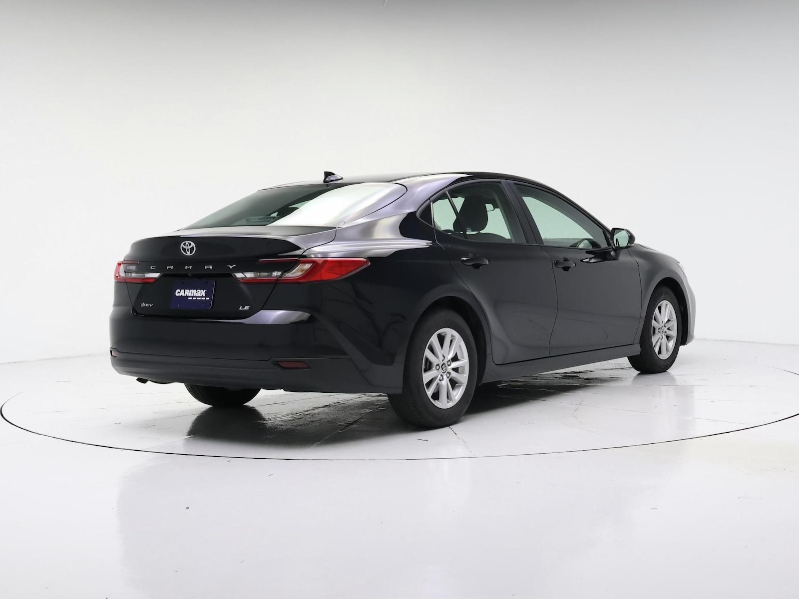 2025 Toyota Camry LE - Photo 9