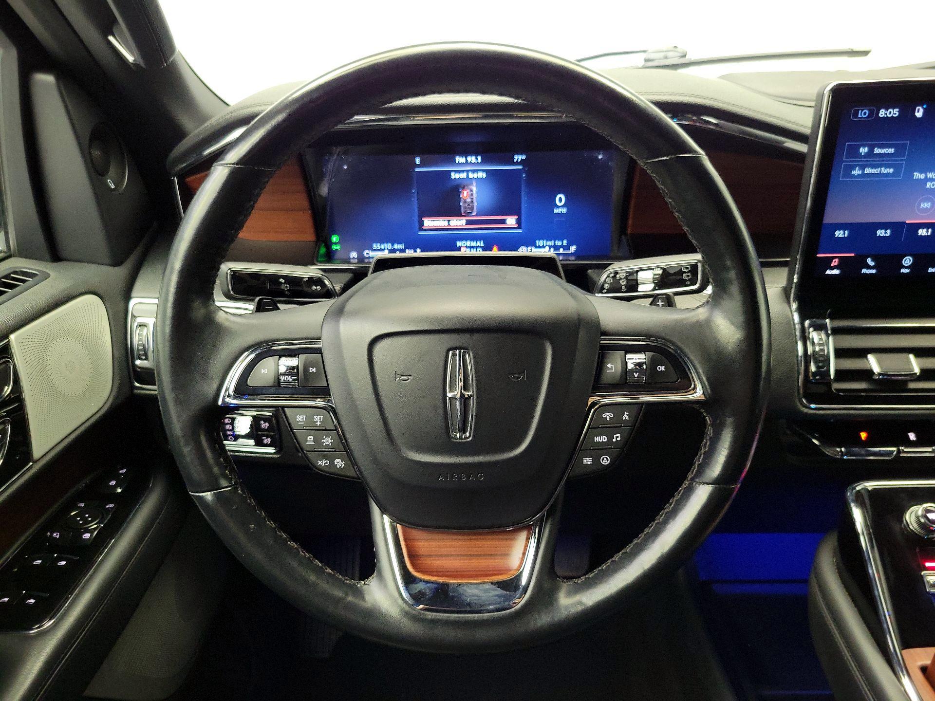 Thumbnail: 2023 Lincoln Navigator - 10