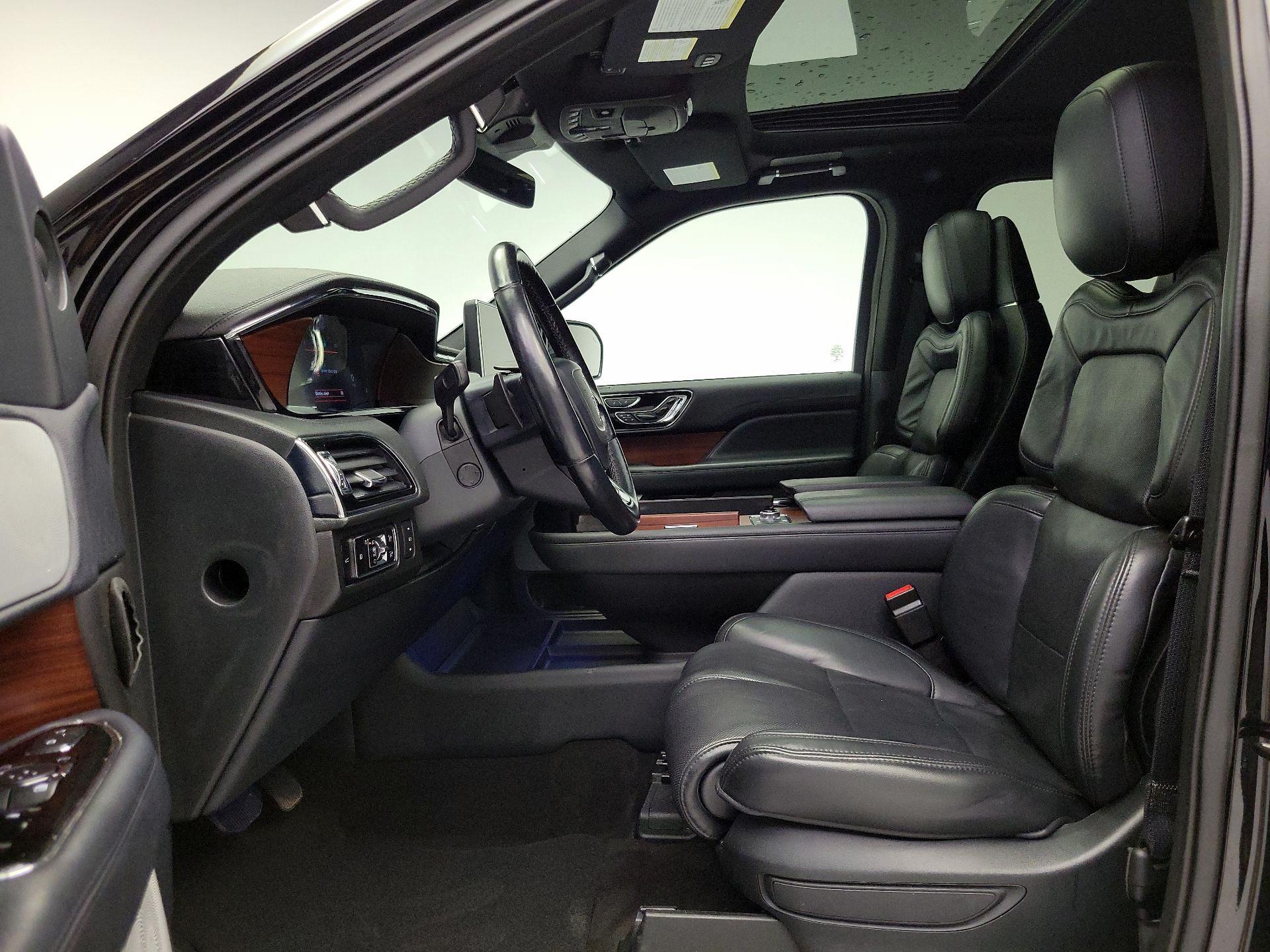 Thumbnail: 2023 Lincoln Navigator - 11