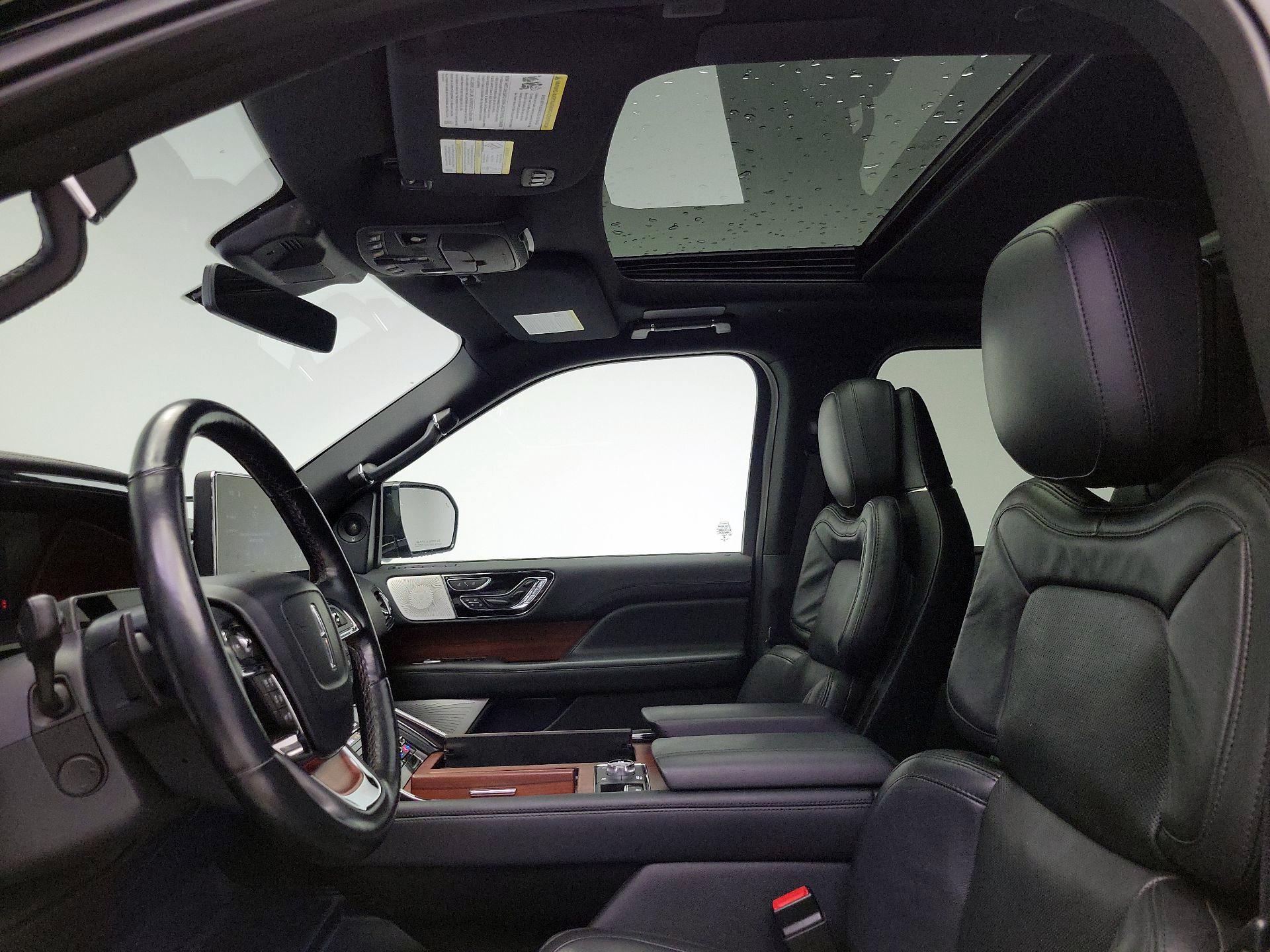 Thumbnail: 2023 Lincoln Navigator - 20
