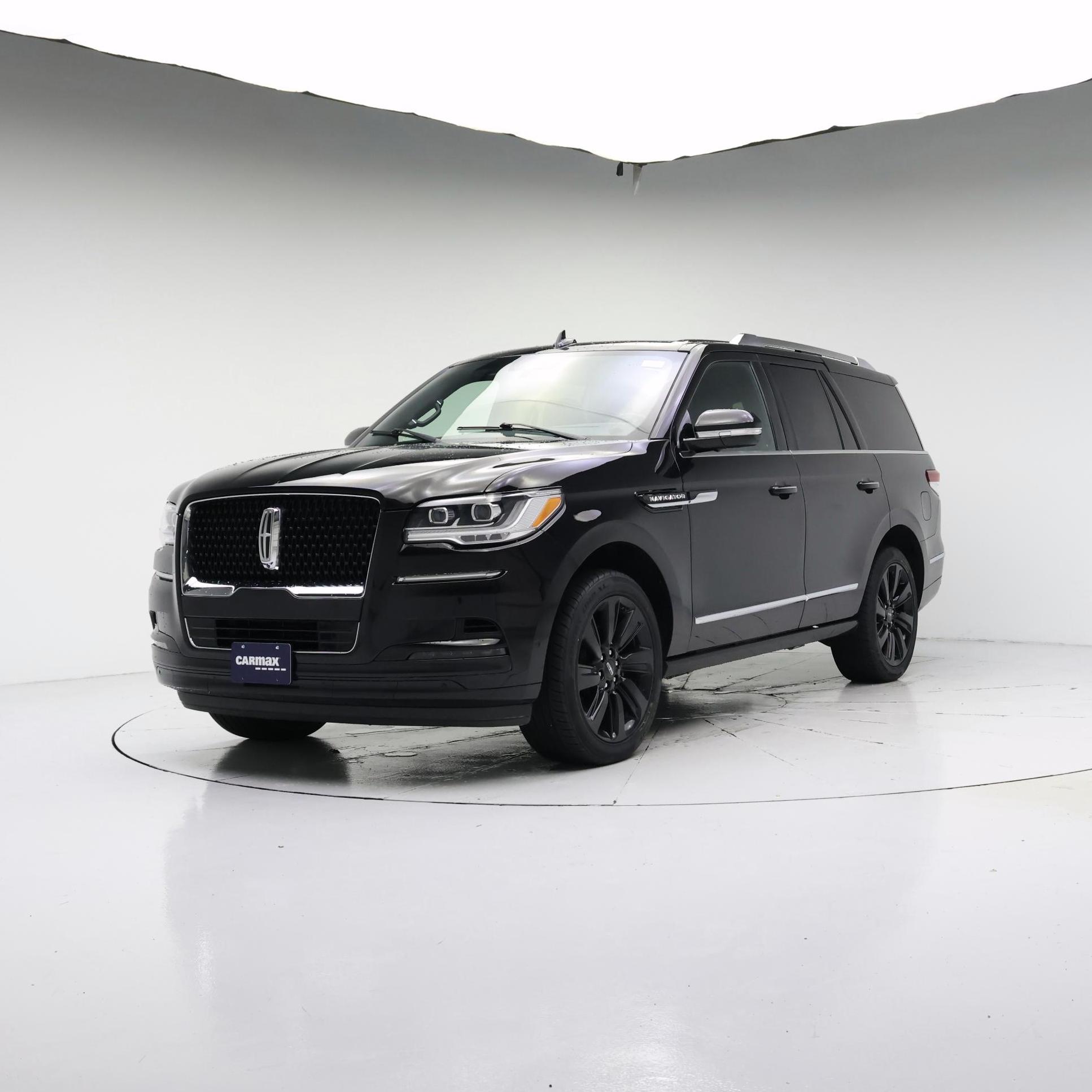 Thumbnail: 2023 Lincoln Navigator - 4