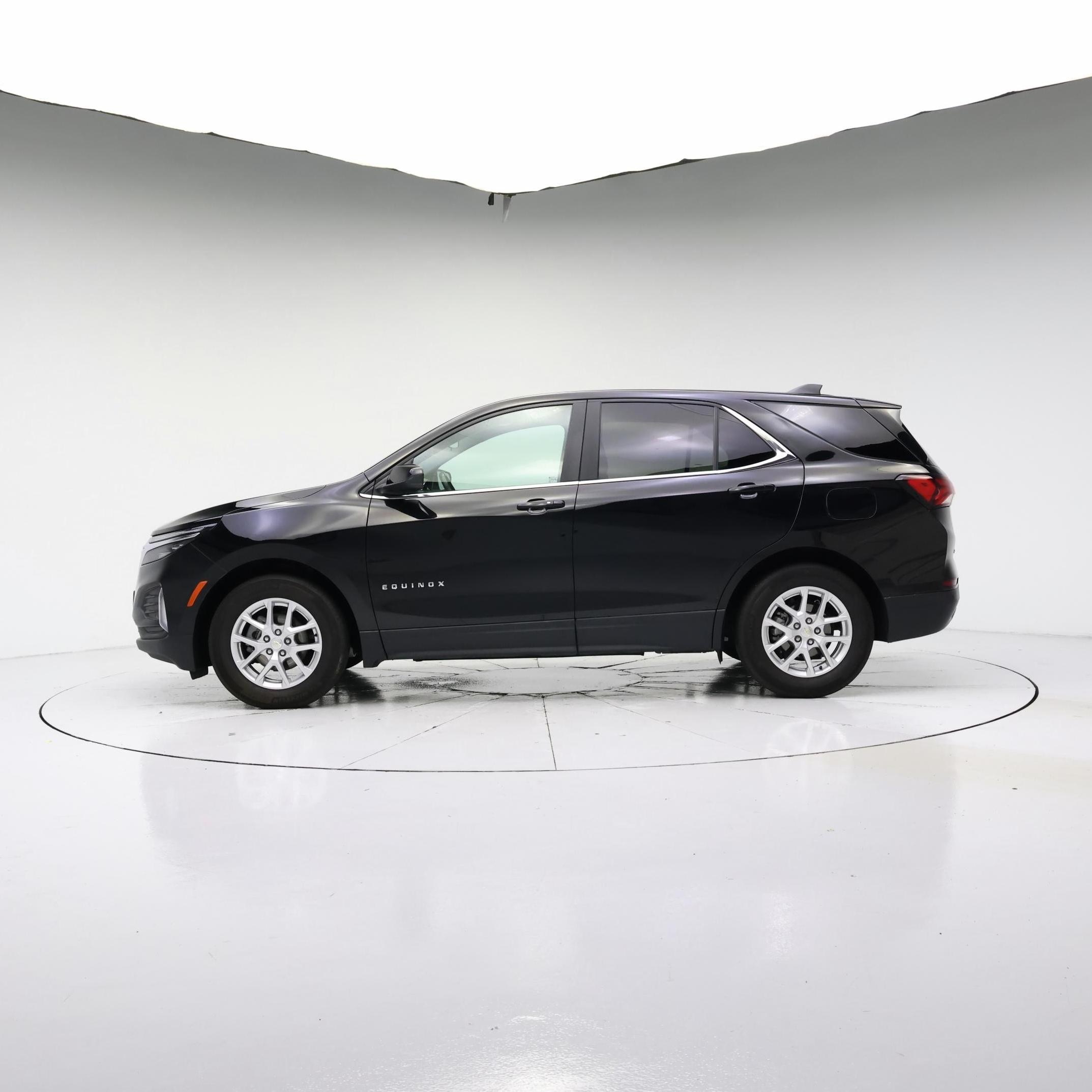Thumbnail: 2023 Chevrolet Equinox - 3