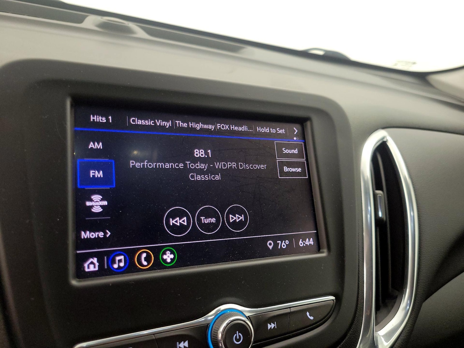 2022 Chevrolet Equinox LT - Photo 16