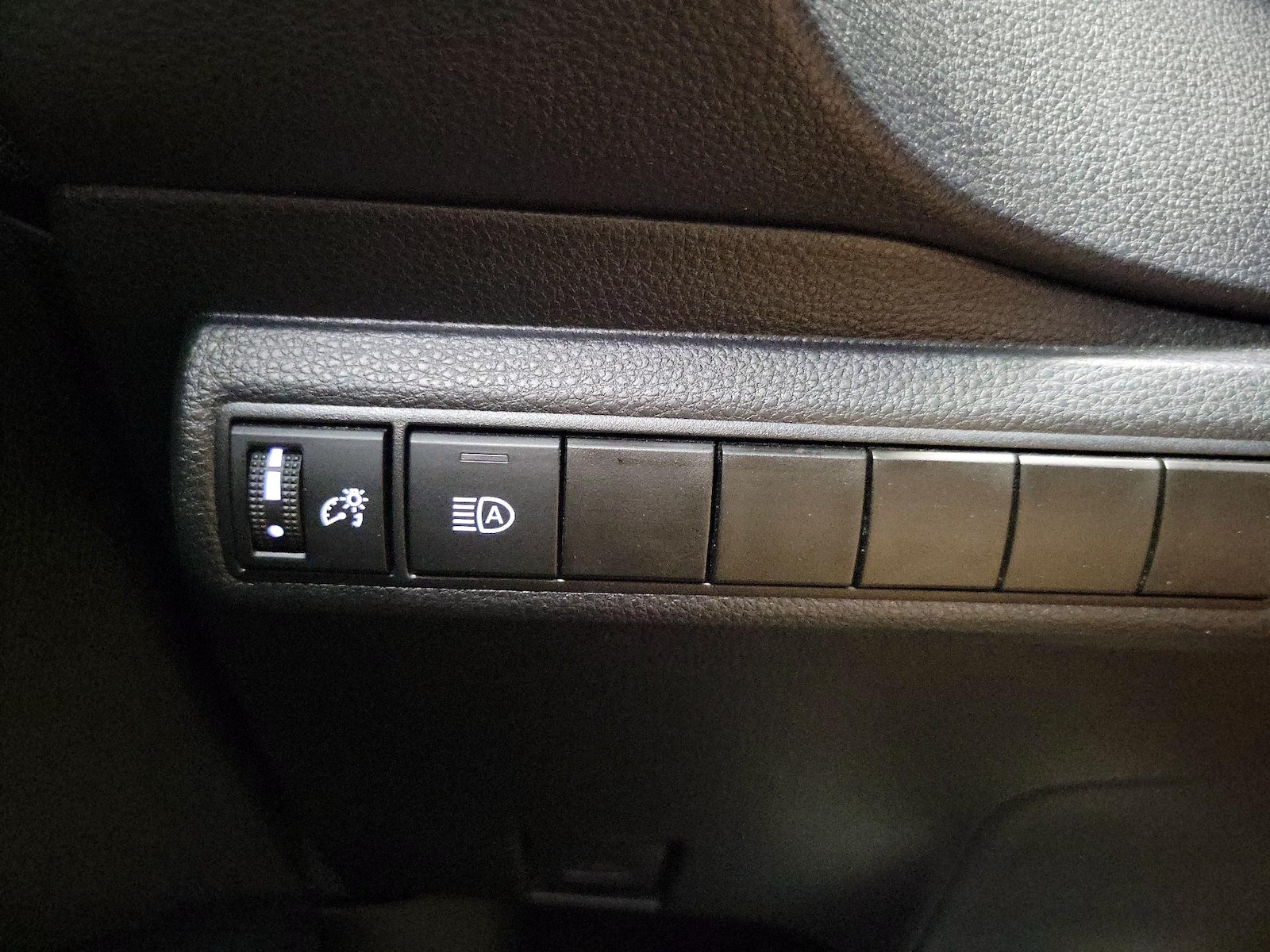 2025 Toyota Corolla SE - Photo 14