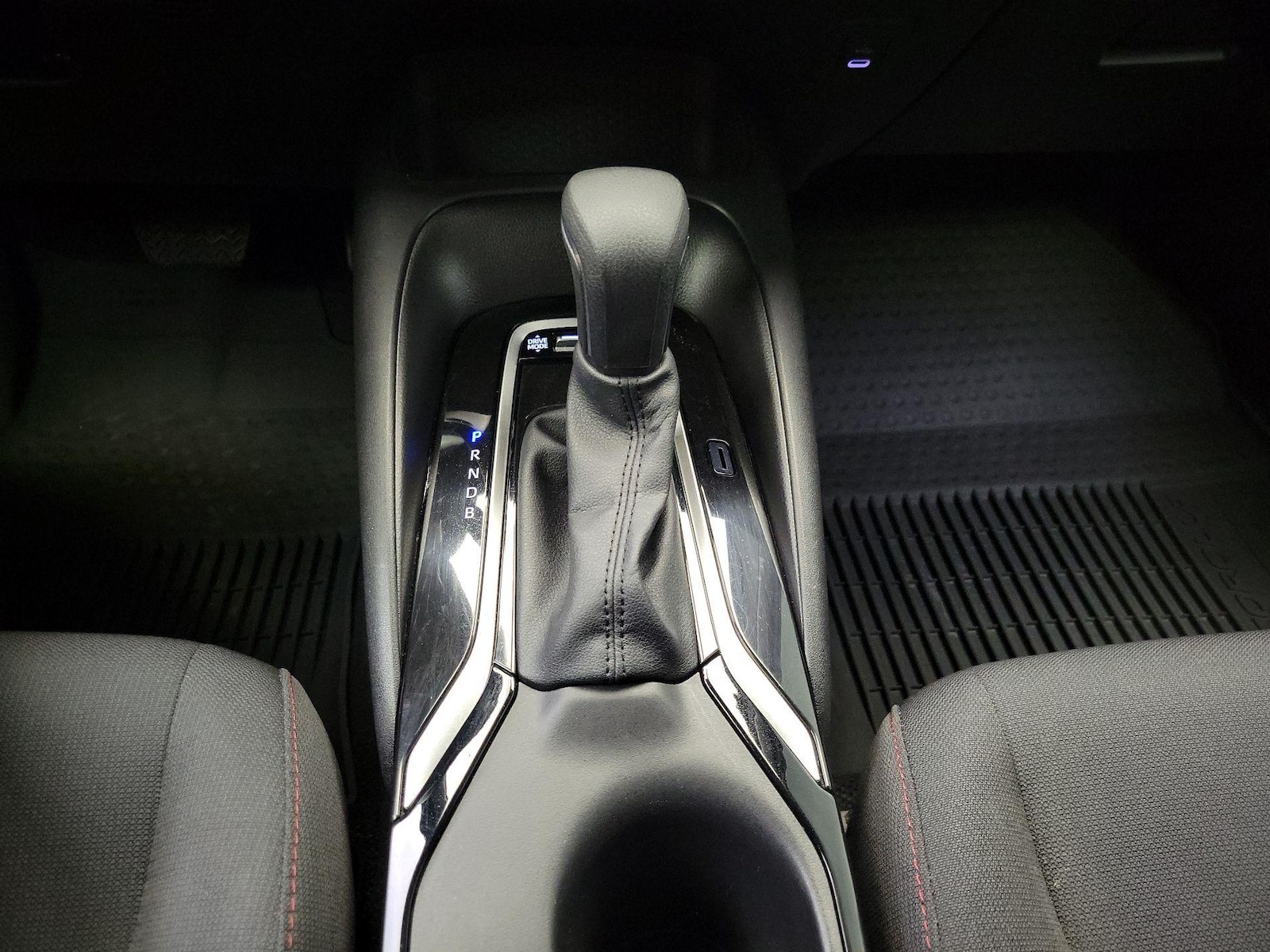 2025 Toyota Corolla SE - Photo 18