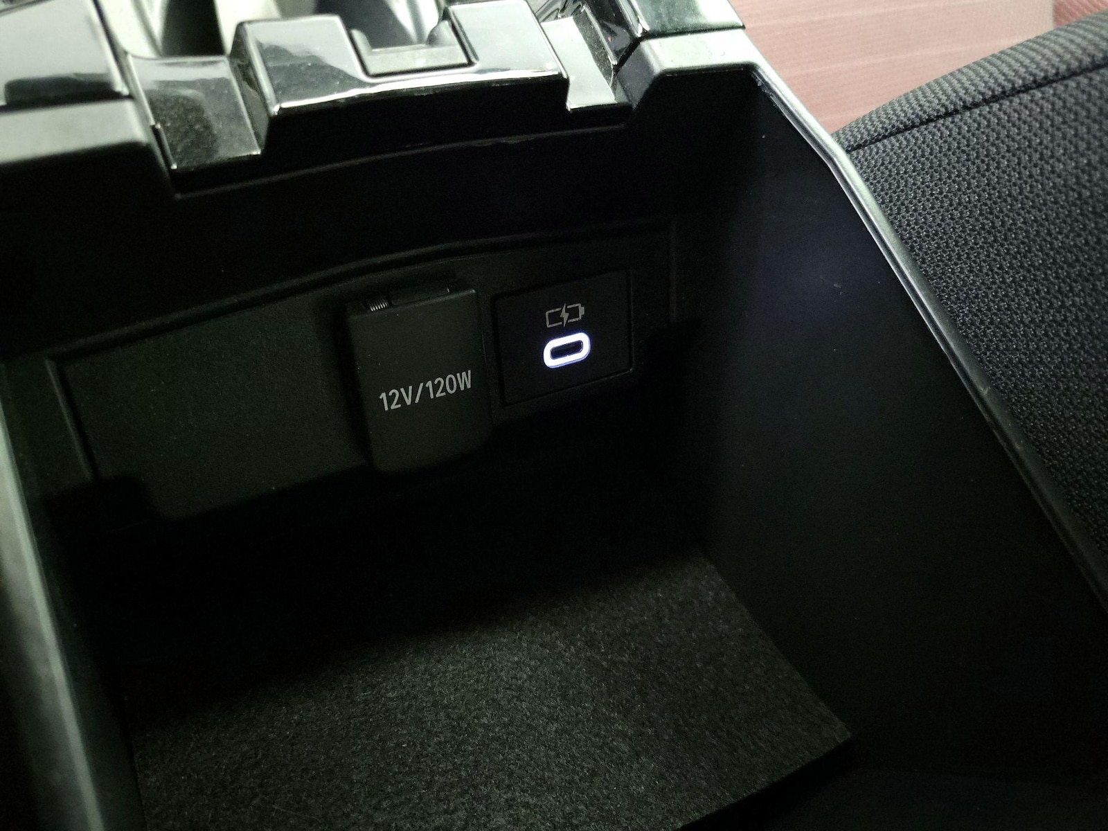 2025 Toyota Corolla SE - Photo 19