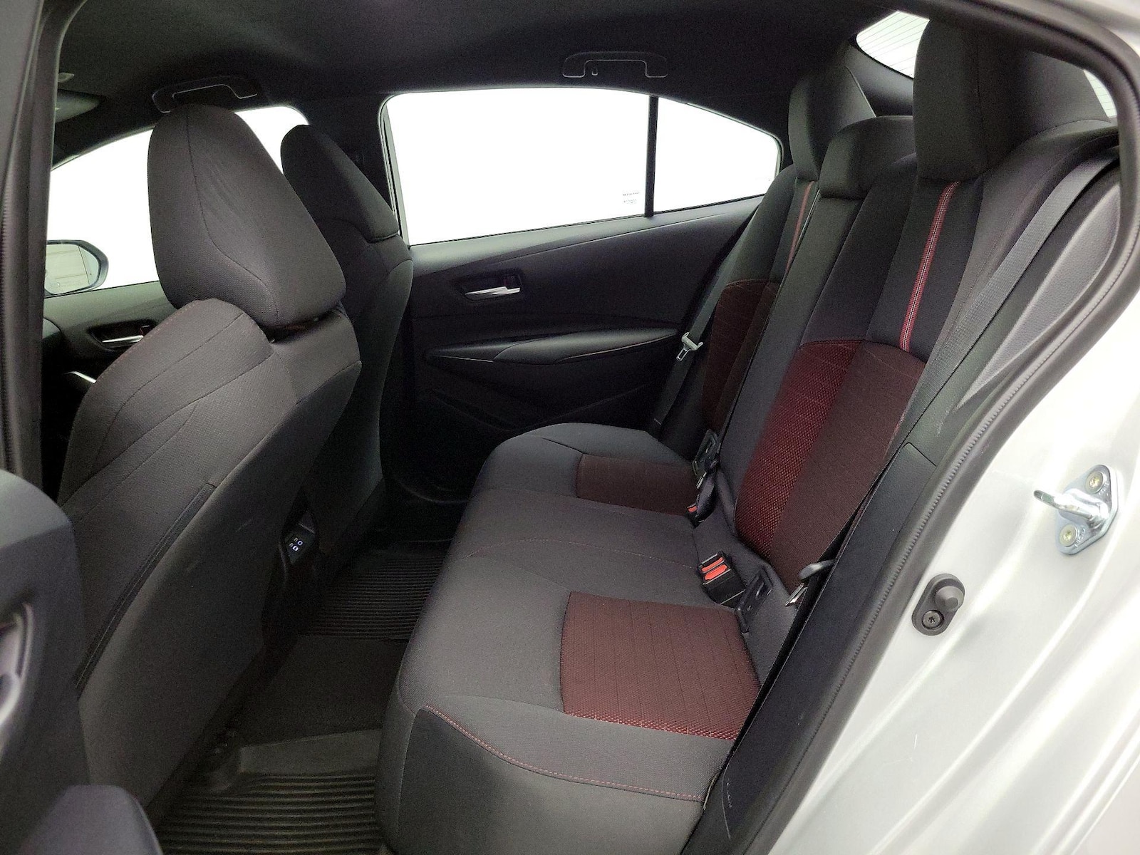 2025 Toyota Corolla SE - Photo 20