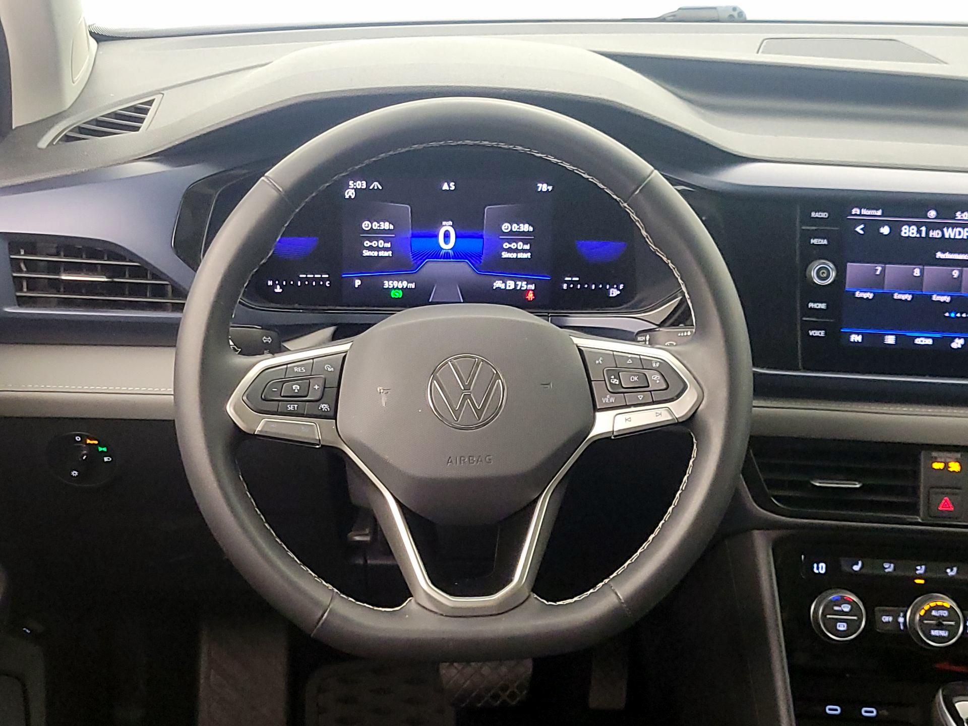 Thumbnail: 2024 Volkswagen Taos - 10