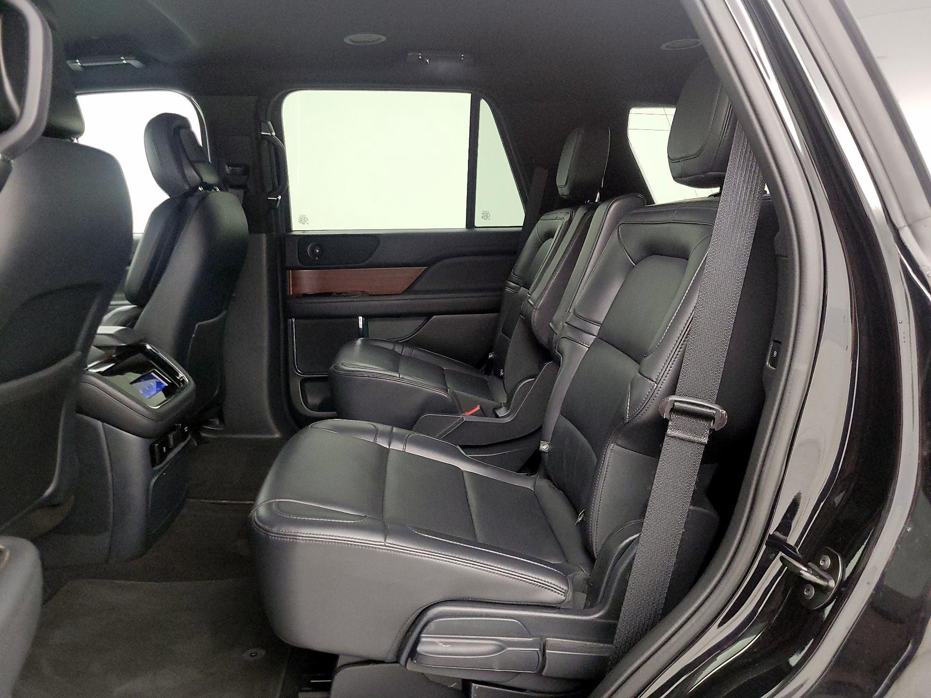 Thumbnail: 2023 Lincoln Navigator - 19