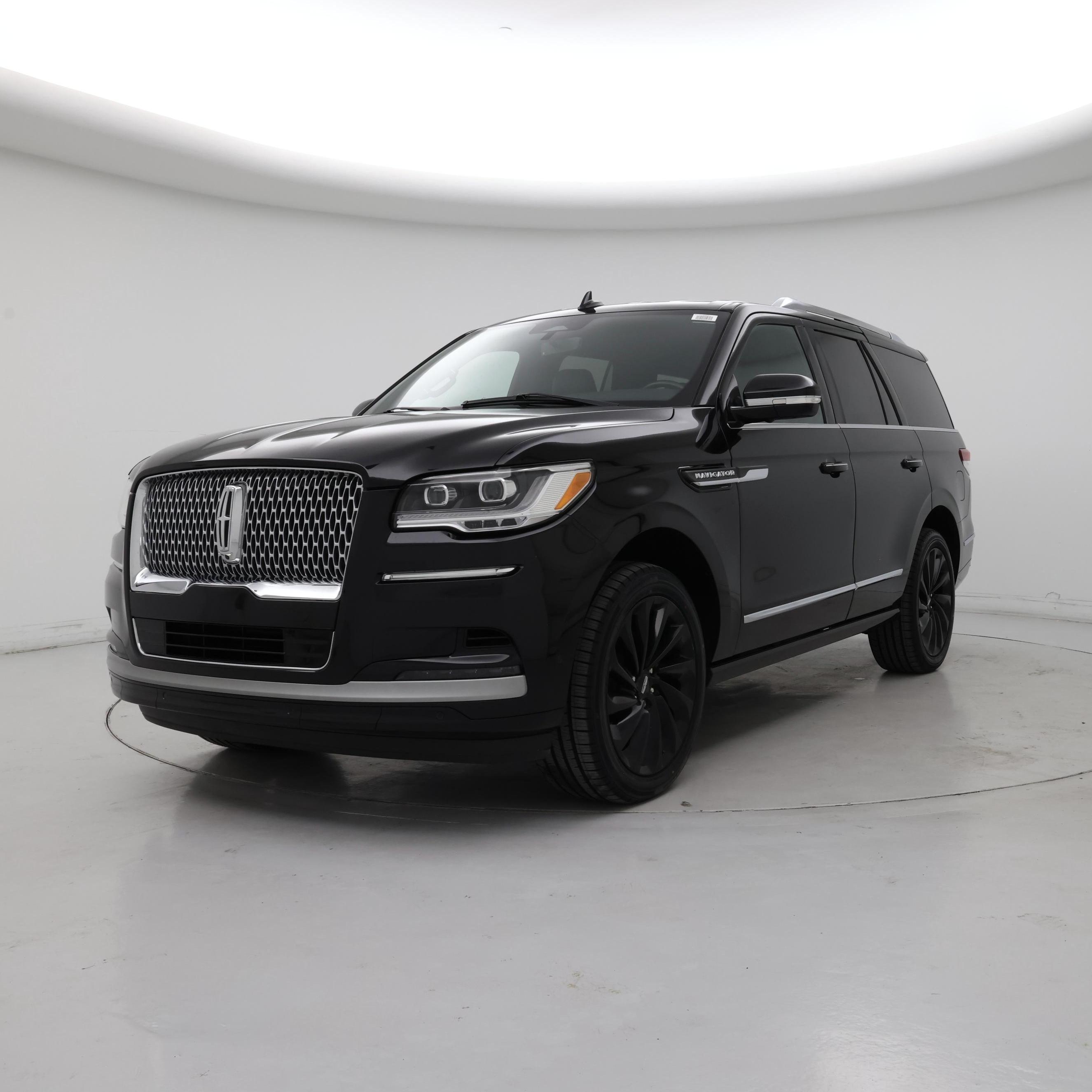 Thumbnail: 2023 Lincoln Navigator - 4