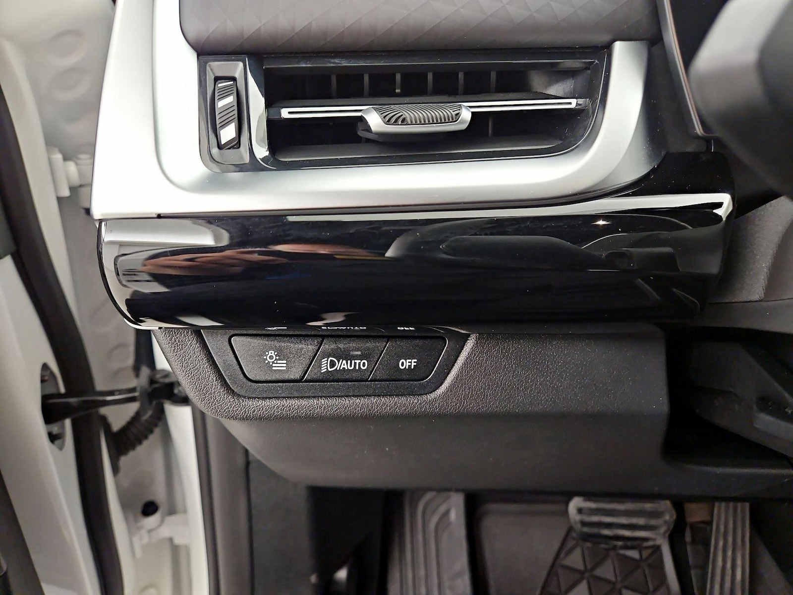 2026 BMW X2 28i - Photo 14